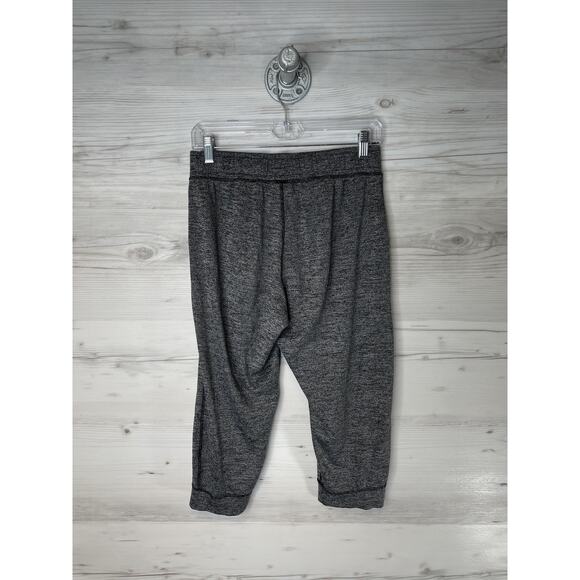 Under Armour Pants Womens Small Gray HeatGear Loose Capri Joggers Pockets Cuffed - Picture 6 of 11